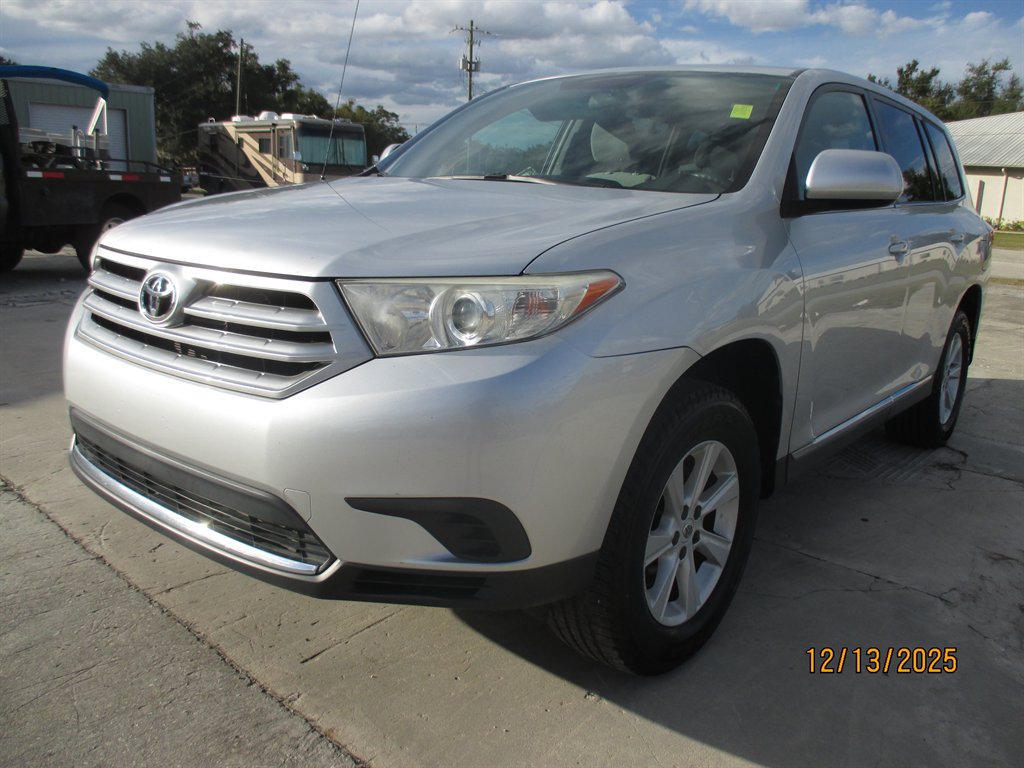 2012 Toyota Highlander Base's photo