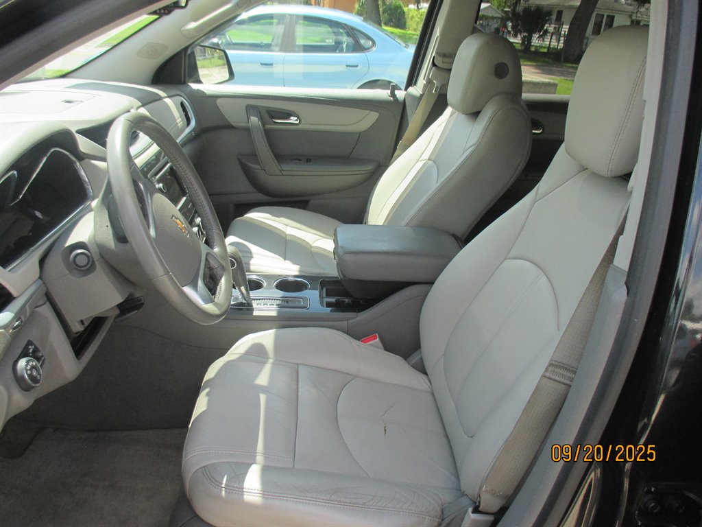 2015 Chevrolet Traverse 2LT - Photo 12