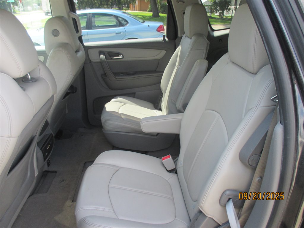 2015 Chevrolet Traverse 2LT - Photo 14
