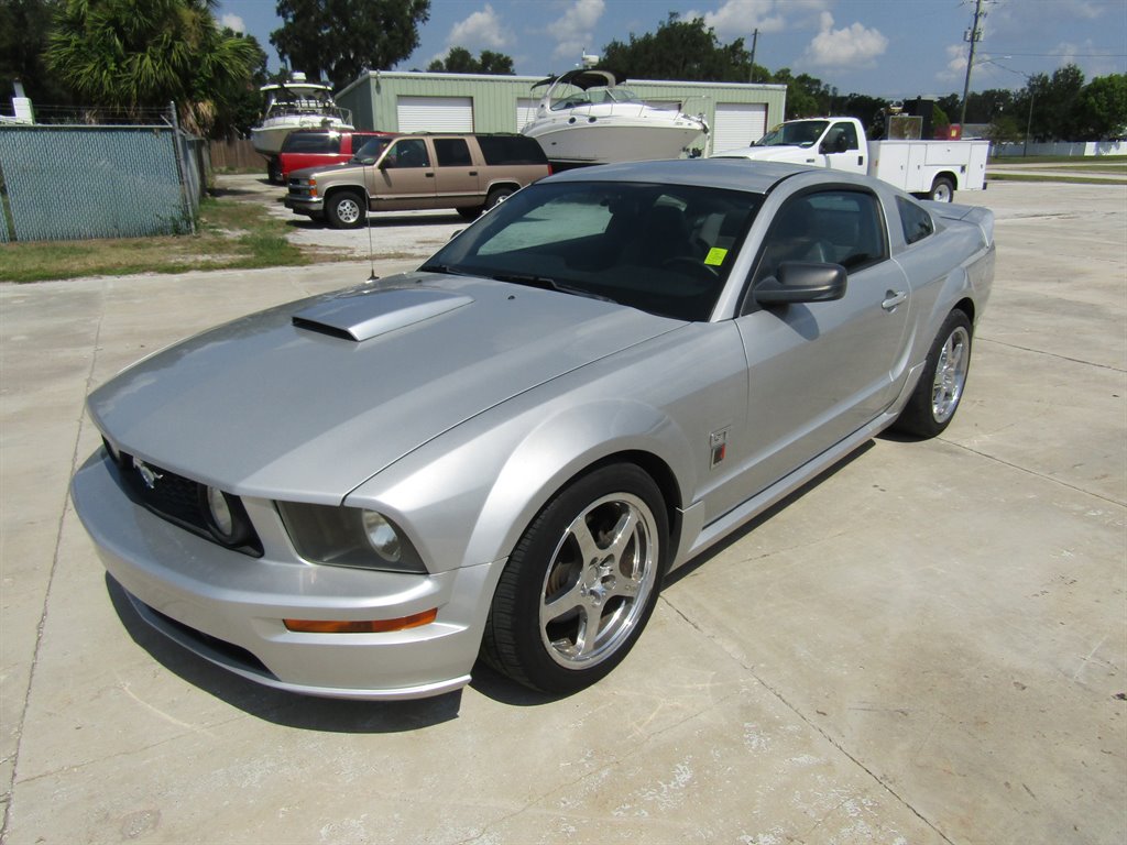 2006 Ford Mustang GT Deluxe's photo