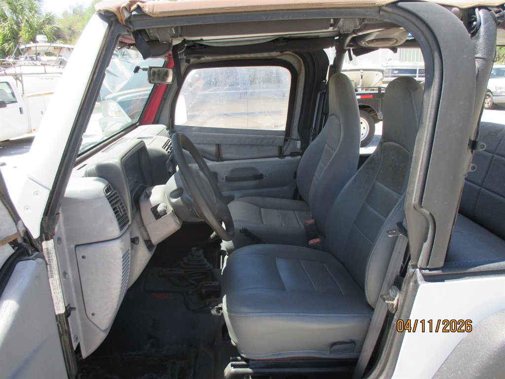1998 Jeep Wrangler SE - Photo 9